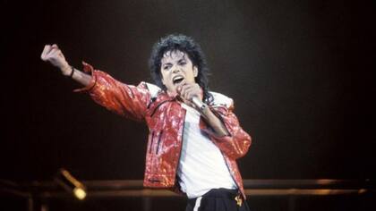 Michael Jackson suele ser la celebridad muerta que más ingresos genera, según Forbes; en 2018 ganó más de US$400 millones