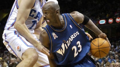 Michael Jordan se retiró con la camiseta de los Wizards con 40 años y 58 días