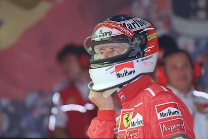 Michael Schumacher momentos antes de la largada, 12 de abril de 1998.