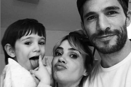 Michel Noher junto a Celeste Cid y su hijo Antón