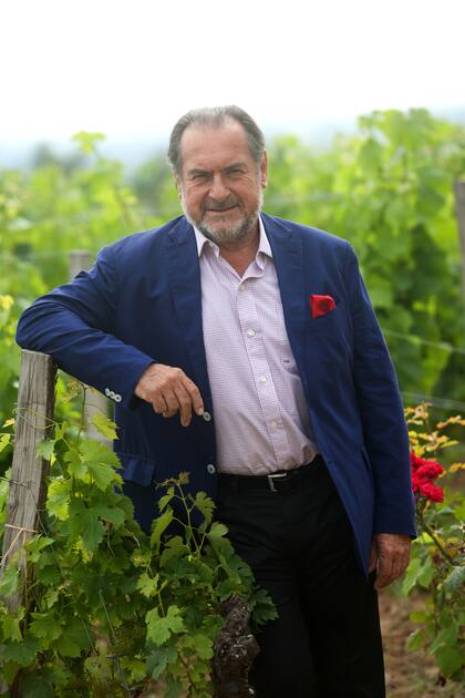 Michel Rolland, de visita de trabajo en sus viñedos de Valle de Uco, Mendoza