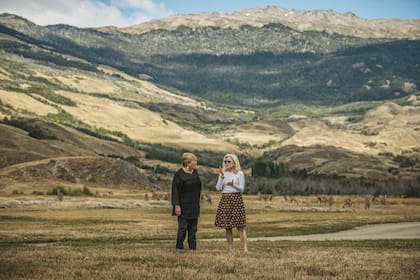 Michele Bachelet y Kristine McDivitt Tompkins, durante la apertura del Parque Nacional Patagonia, en Chile, en enero último