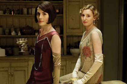 Michelle Dockery y Laura Carmichael como las hermanas Lady Mary y Lady Edith