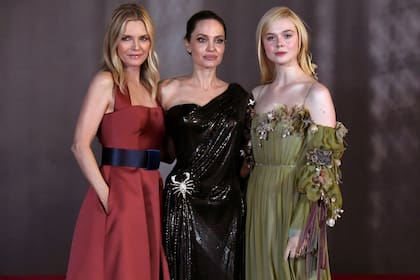Michelle Pfeiffer, Angelina Jolie y Elle Fanning, de gala en el estreno de Maléfica
