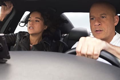 Michelle Rodríguez y Vin Diesel, en una escena de la nueva entrega de Rápidos y furiosos