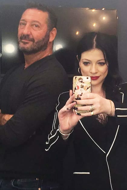 Michelle Trachtenberg y su novio Jay Cohen