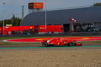 Mick Schumacher gira en la Ferrari de 2018 en el circuito de Fiorano, el más cercano a la factoría de Maranello