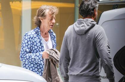 Mick Jagger a la salida de su hotel en Madrid, en donde hoy se inicia el tour europeo