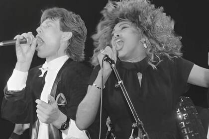 Mick Jagger y Tina Turner, en una presentación en el hotel en 1989