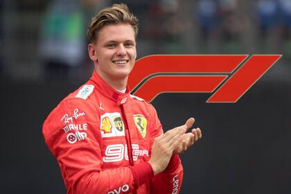 Mick Schumacher, de 21 años, intenta seguir los pasos de su padre