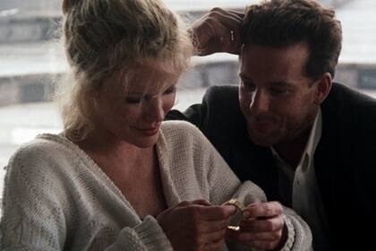 Mickey Rourke en plan seductor en Nueve semanas y media