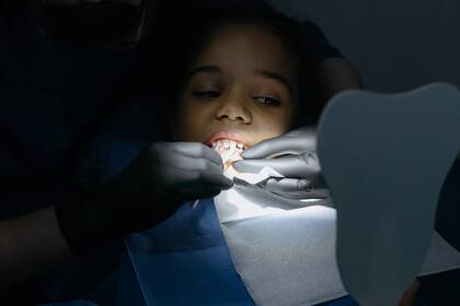 ¿Miedo al dentista? Estudio demuestra que los jóvenes se estresan más con la anestesia que con otras medidas