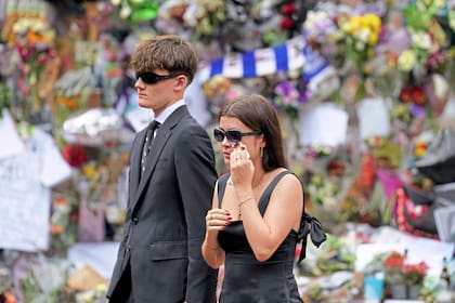 Miembros de la familia Osbourne llegan al epicentro de la despedida a Ozzy