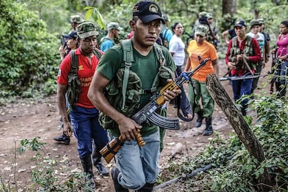 Miembros de las FARC durante una revisión del gobierno en La Guajira, el 3 de abril pasado