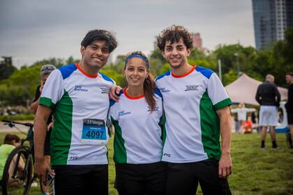 Miembros de Pan American Energy en la previa de la carrera.