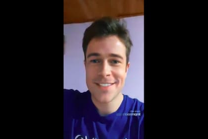 Mientras algunos aseguran que es "el clon de Brad Pitt", otros lo critican por "forzar" su parecido con el actor