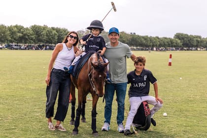 Mientras Beltrán, el menor de la familia Stirling, debutó en la Potrillos, el mayor, Vicente, fue distinguido con el premio Fair Play