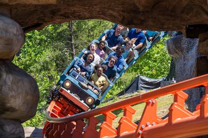 Mientras Dollywood encabezó la lista, Magic Kingdom de Disney World quedó en segundo lugar y Universal Studios se posicionó en el octavo puesto del ranking