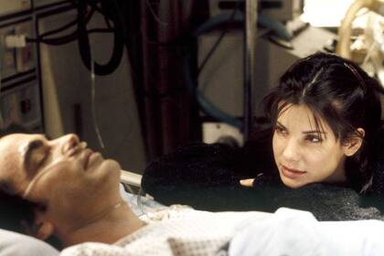 Mientras dormías se estrenó en 1995 y se convirtió en un clásico (Captura video)