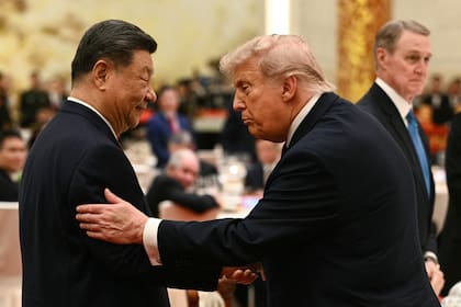 Mientras el presidente Donald Trump y el líder chino Xi Jinping se saludaban, cada paso, mirada y gesto quedaba a la vista del mundo