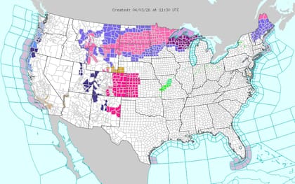 Mientras el sur lidia con el calor y las tormentas, una potente tormenta invernal azota las Llanuras del norte con tasas de nieve de hasta una pulgada por hora