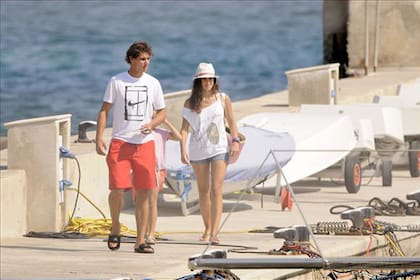 Rafael Nadal de vacaciones en Mallorca con su entonces novia Xisca (Foto: Rafael Nadal Fans)