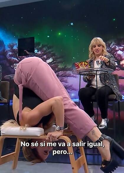 Mientras Evangelina Anderson realizaba la postura, "Pampita" ironizó con un comentario que hizo reír a todos