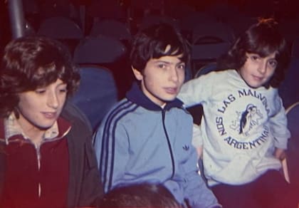 “Mientras mis amistades del colegio y la universidad transitaban caminos más vinculados exclusivamente a la cultura argentina, yo vivía una realidad paralela y complementaria. No lo sentí como un conflicto, sino como una riqueza".