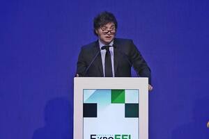 Mientras se debate la Ley Bases en el Senado, Milei dijo que a la política solo “le importa hacer negocios con la de la gente”