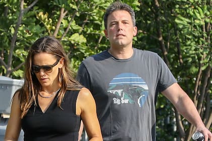 Mientras se demoran en firmar los papeles de divorcio, Jennifer Garner y Ben Affleck siguen compartiendo momentos. Recordemos que el actor está en pareja con Lindsay Shookus