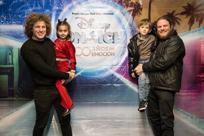 Mientras su mujer Gabriela Sari se encontraba haciendo teatro en Calle Corrientes, “Rulo” Schijman aprovechó el momento para llevar a su hija Donna a ver esta performance sobre ruedas