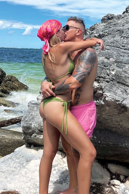 Mientras terminan de organizar todo para el gran día, Alejandro y Coni volaron a Cancún para vivir unos días de sol, relax e intimidad.