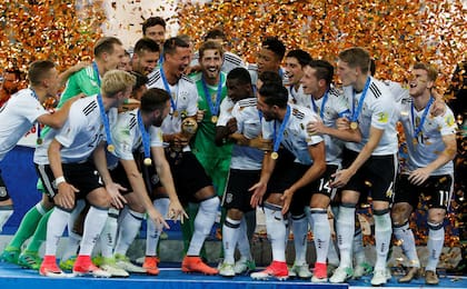 Mientras varias de sus figuras descansaban en vacaciones, el joven plantel de Alemania marcó un hito al conquistar en Rusia la Copa Confederaciones: le ganó 1-0 a Chile