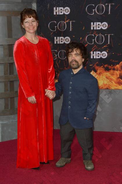 Miércoles 3. El actor con su mujer Erica Schmidt en la premiere de la temporada 8 de Game of Thrones en el Radio City Music Hall de Nueva York.