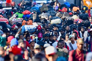 Migrantes haitianos salen en caravana desde el sur de México agobiados por dificultades económicas