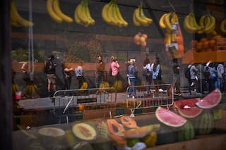 Migrantes se apresuran a solicitar legalización bajo nuevo programa en España