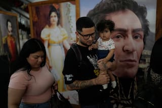 Migrantes venezolanos enviados a El Salvador exigen justicia tras fallo de juez en EE. UU.