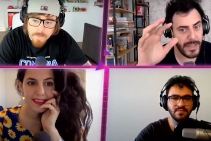 Migue Granados y Martín Garabal junto a Victoria Garabal y Lucas Fridman cuando anunciaron el fin del ciclo Últimos cartuchos