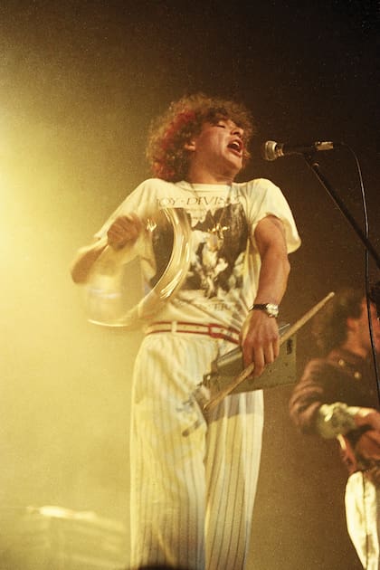 Miguel Abuelo en Obras, al frente de Los Abuelos de la Nada