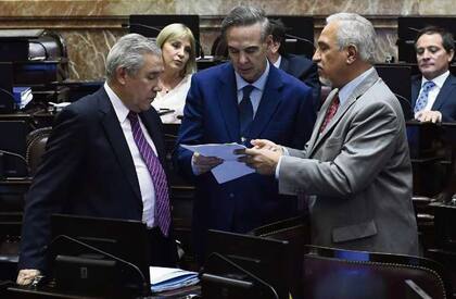 Miguel Ángel Pichetto, en las negociaciones de la última sesión