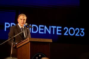 Pichetto lanzó su precandidatura a presidente con críticas al Gobierno y a Milei