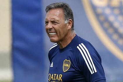 Russo encontró una solución para el ataque en la efectividad de Zárate