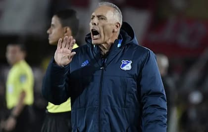 Miguel Ángel Russo dirigió en 87 partidos a Millonarios, de Colombia, con 37 triunfos, 23 empates, 27 traspiés y dos trofeos
