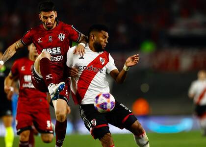 Miguel Borja fue titular ante Central Córdoba y anotó un gol