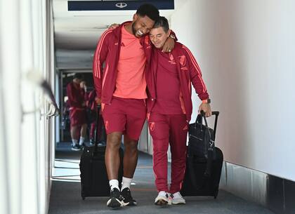 Miguel Borja y Gallardo, un gesto con afecto; actualmente el delantero perdió la titularidad