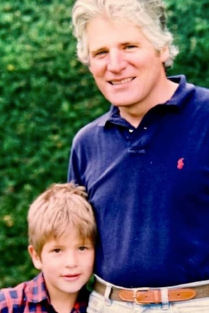 Miguel con su padre, quien ha dicho que hizo las labores de mamá y papá, luego de que Diana falleciera