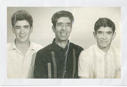 Miguel González Jiménez (centro), el fundador de la cadena, abrió la primera sucursal en 1980