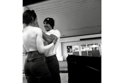 Miguel Herrán se enteró de que iba a ser papá mientras rodaba un film en el Himalaya