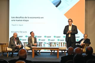 Por qué el riesgo país sigue alto, según tres de las voces más escuchadas en el mercado