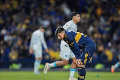 Miguel Merentiel se lamenta durante el Encuentro entre Boca Juniors y Belgrano de Cordoba por la fecha 13 del Torneo Clausura 2025. En el estadio Alberto J. Armando, el 18 de octubre de 2025.